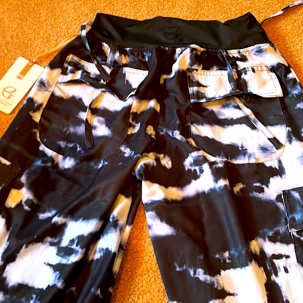 Equilibrium Cargo Pants NWT - Picture 2 of 2